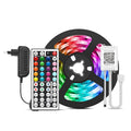 Control inteligente mediante aplicación móvil para cambiar colores, brillo y efectos fácilmente. Tecnología RGB multicolor con millones de combinaciones de luz.